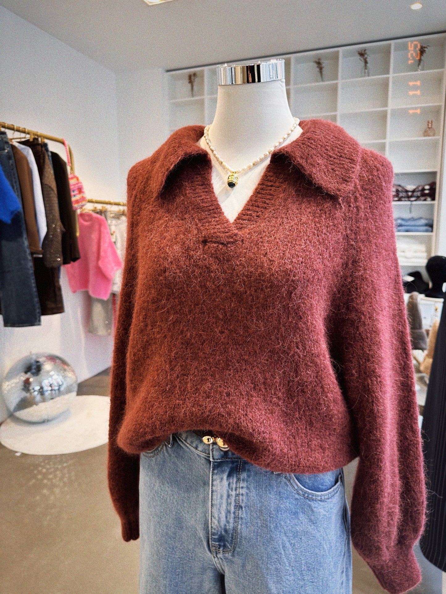Max, le pull doudou col v