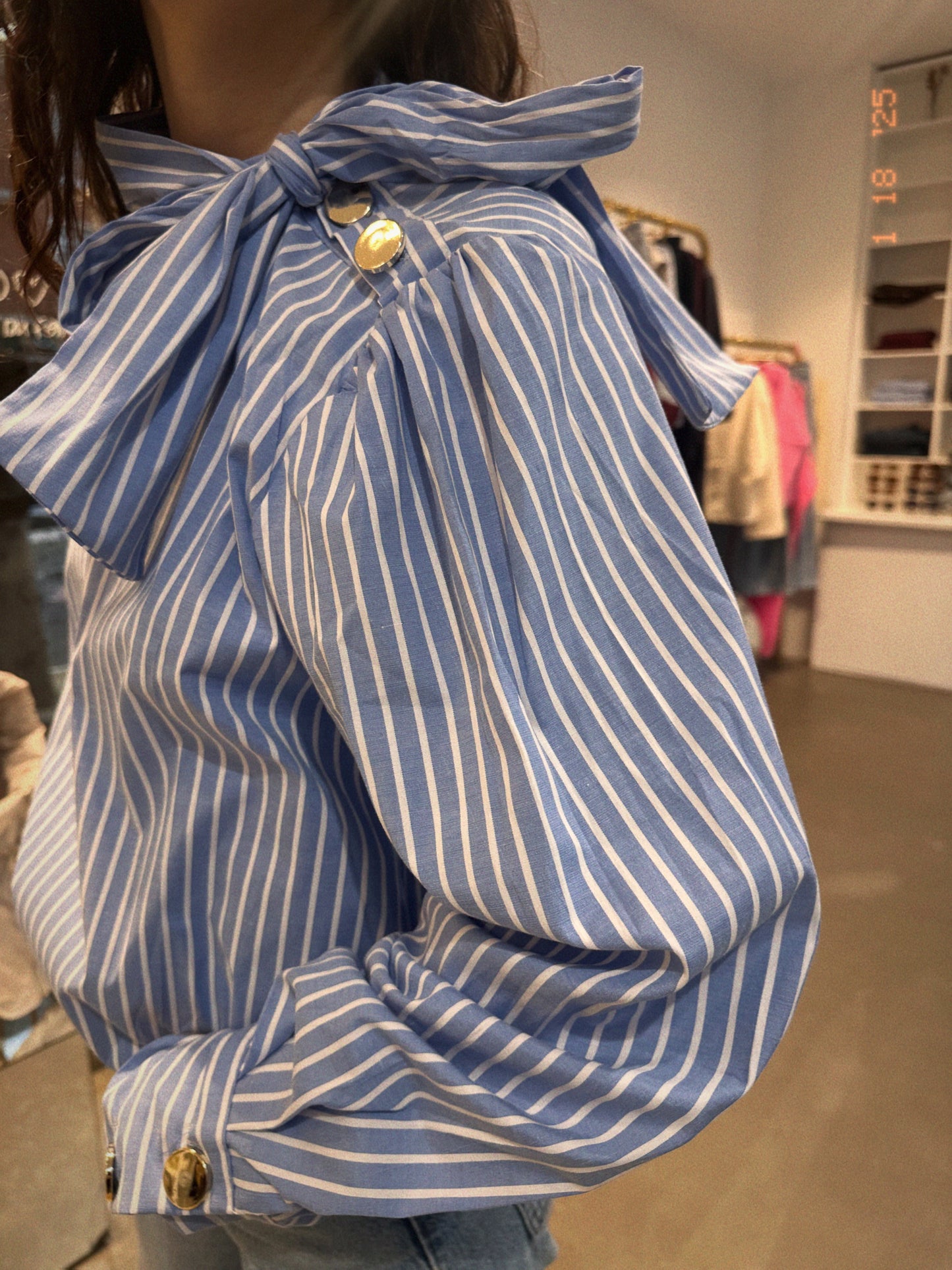 Alma, la blouse qui se noue.