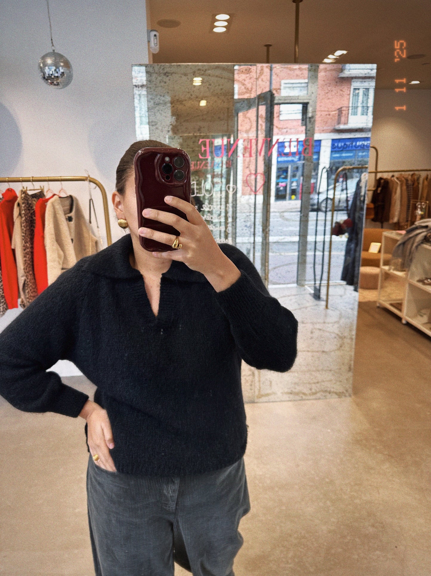 Max, le pull doudou col v