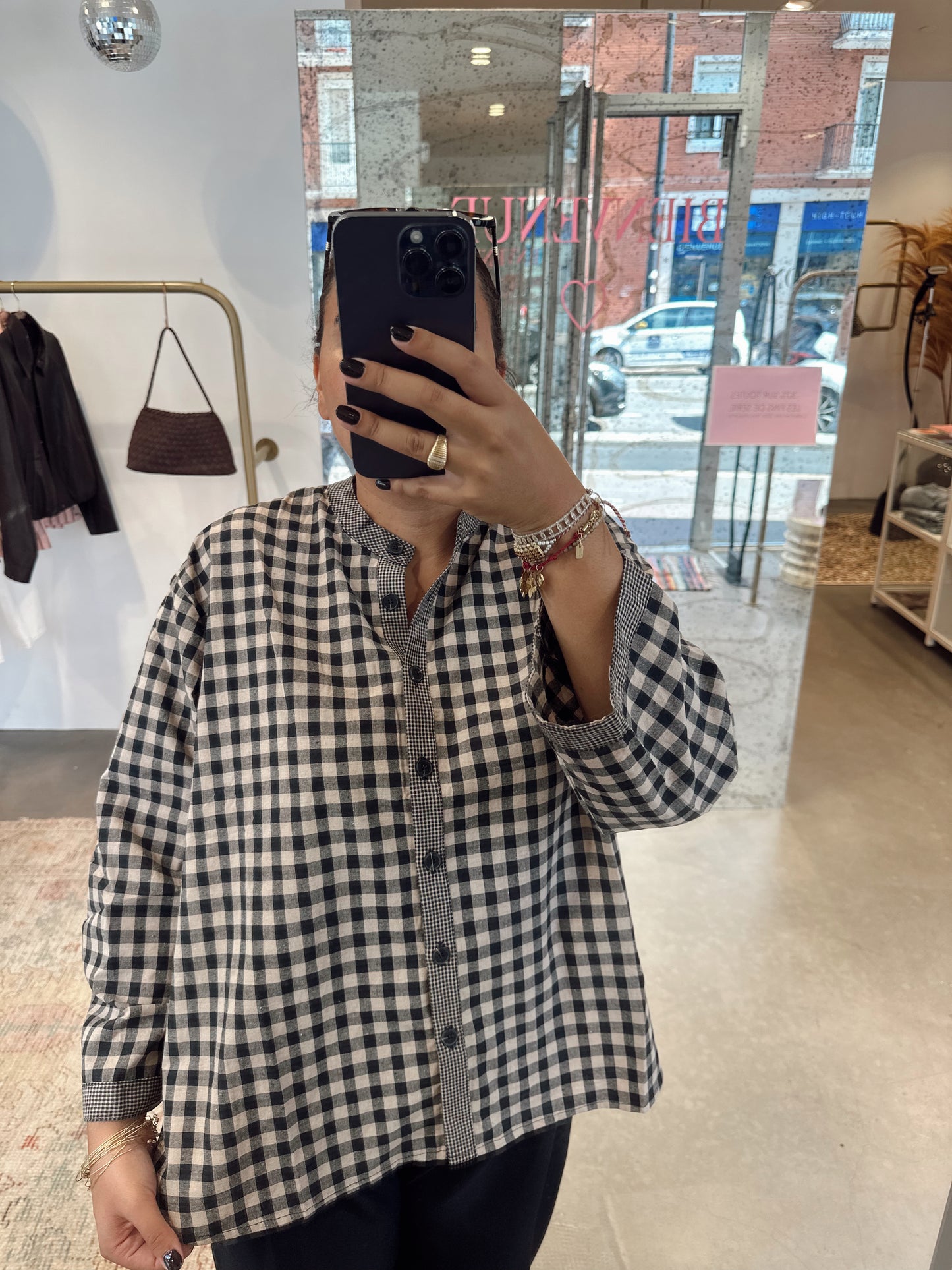 Ella, la blouse à carreaux.