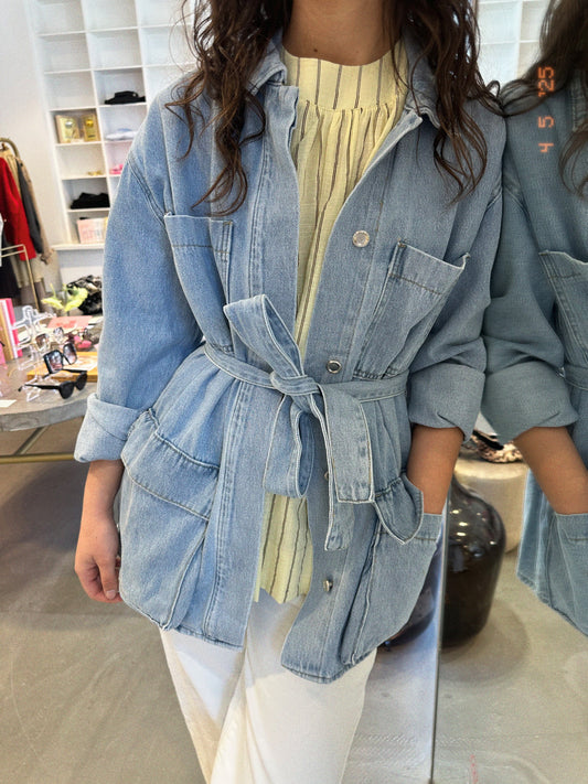 Veste en denim nouée