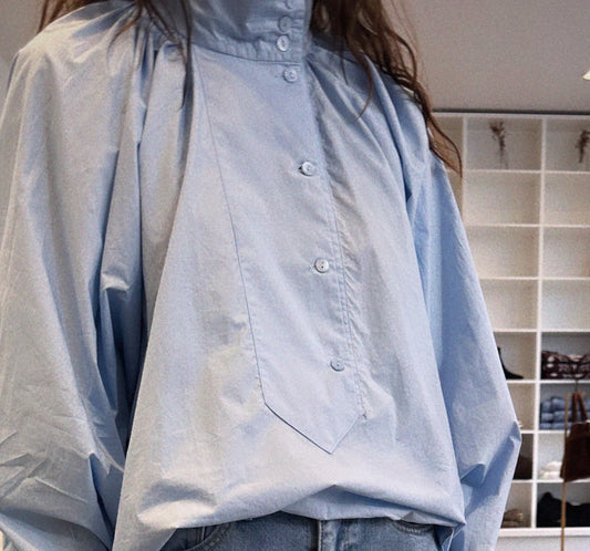 Lucy, la chemise col XL