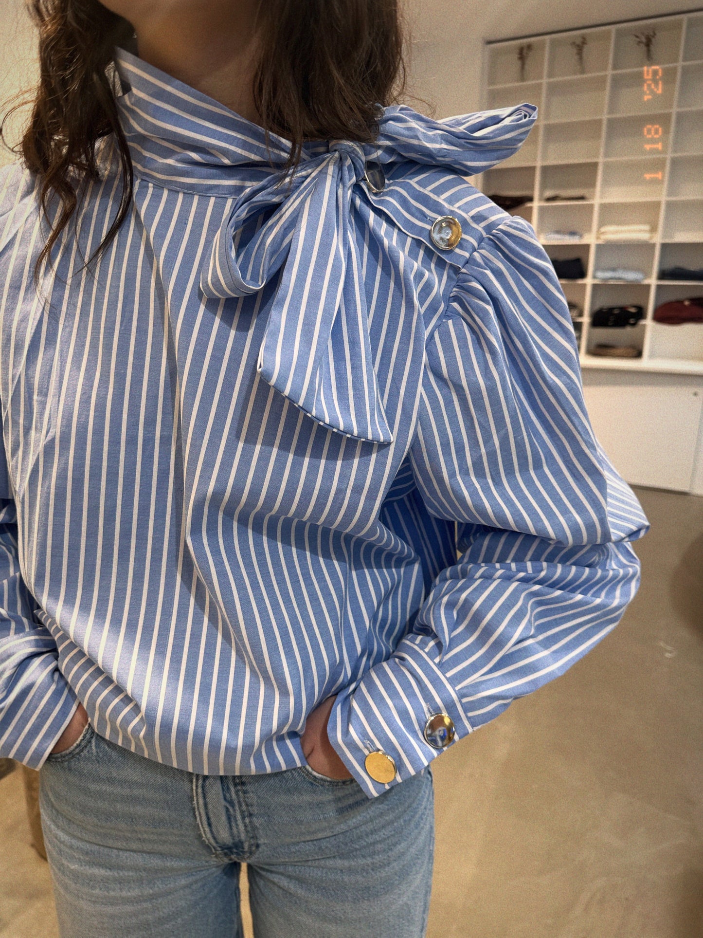 Alma, la blouse qui se noue.