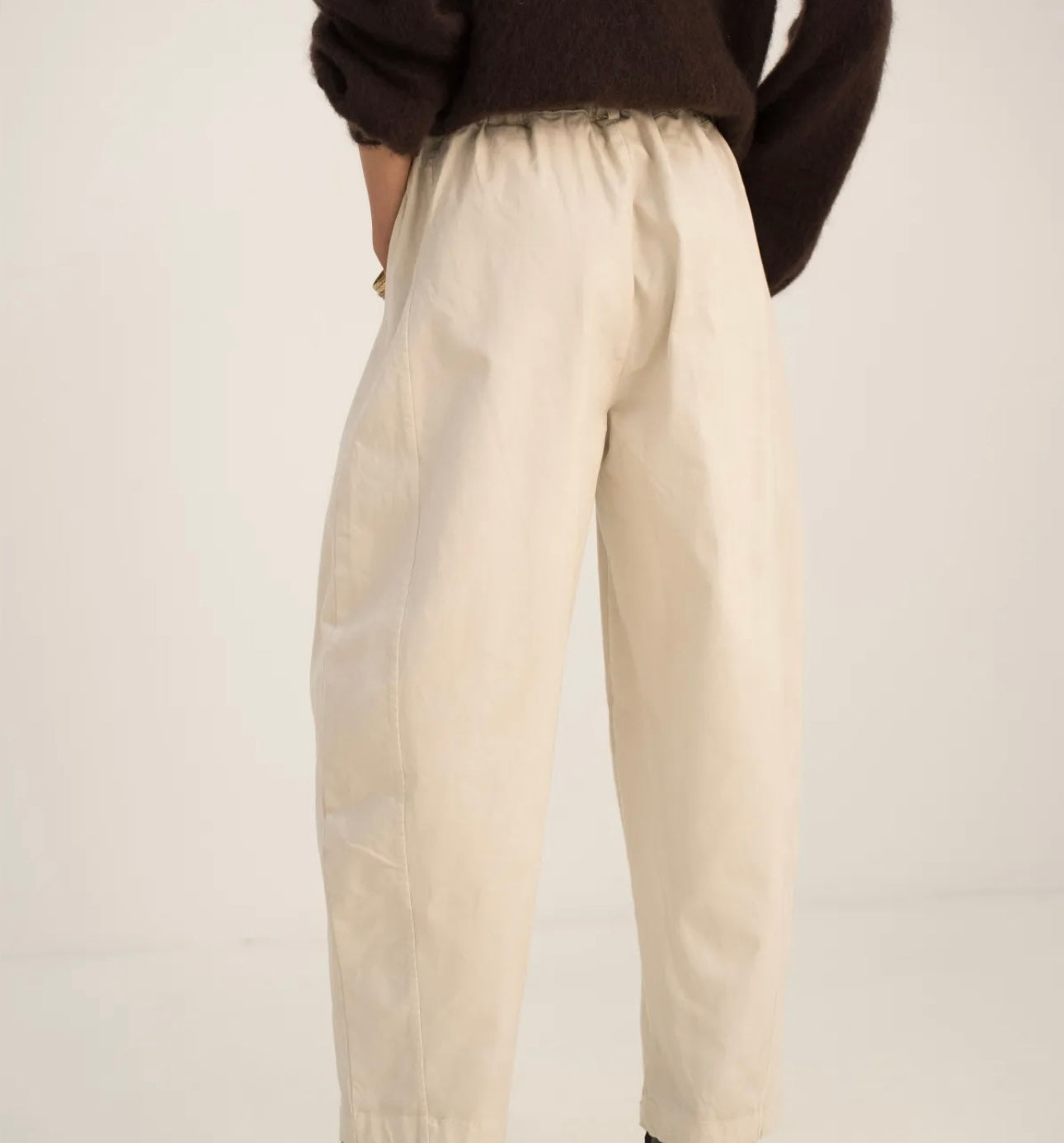 Steven, le pantalon barrel.