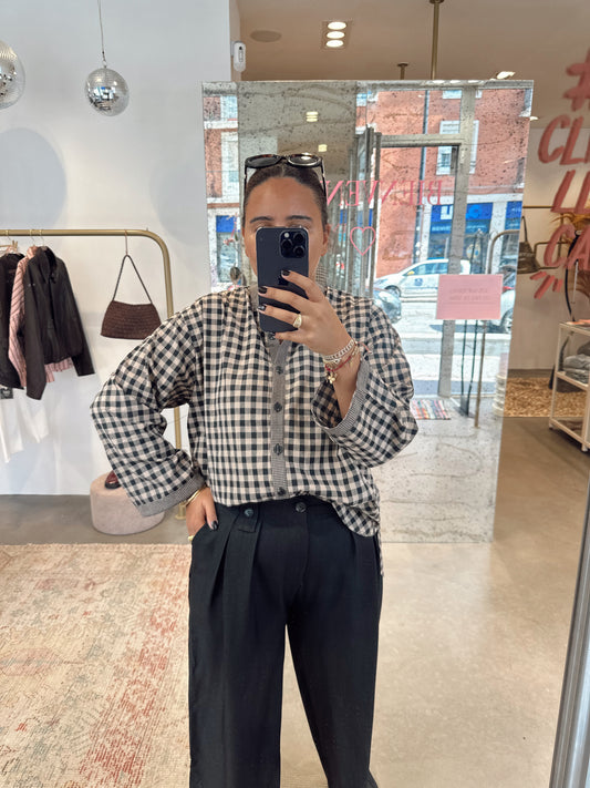 Ella, la blouse à carreaux.