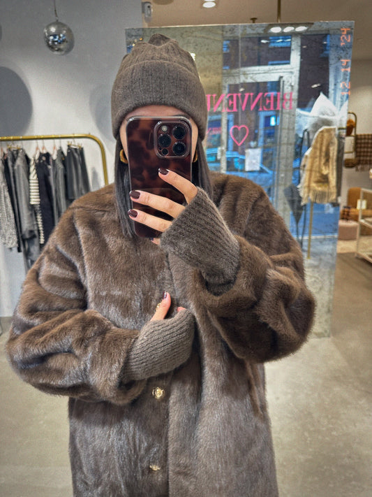 Joe, le manteau en fausse fourrure